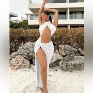 🆕 White Cut-Out Maxi Dress